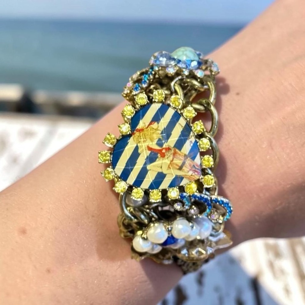 Betsey Johnson Ship Shape Nautical Charm Bracelet Retired Pirate Skull Heart
